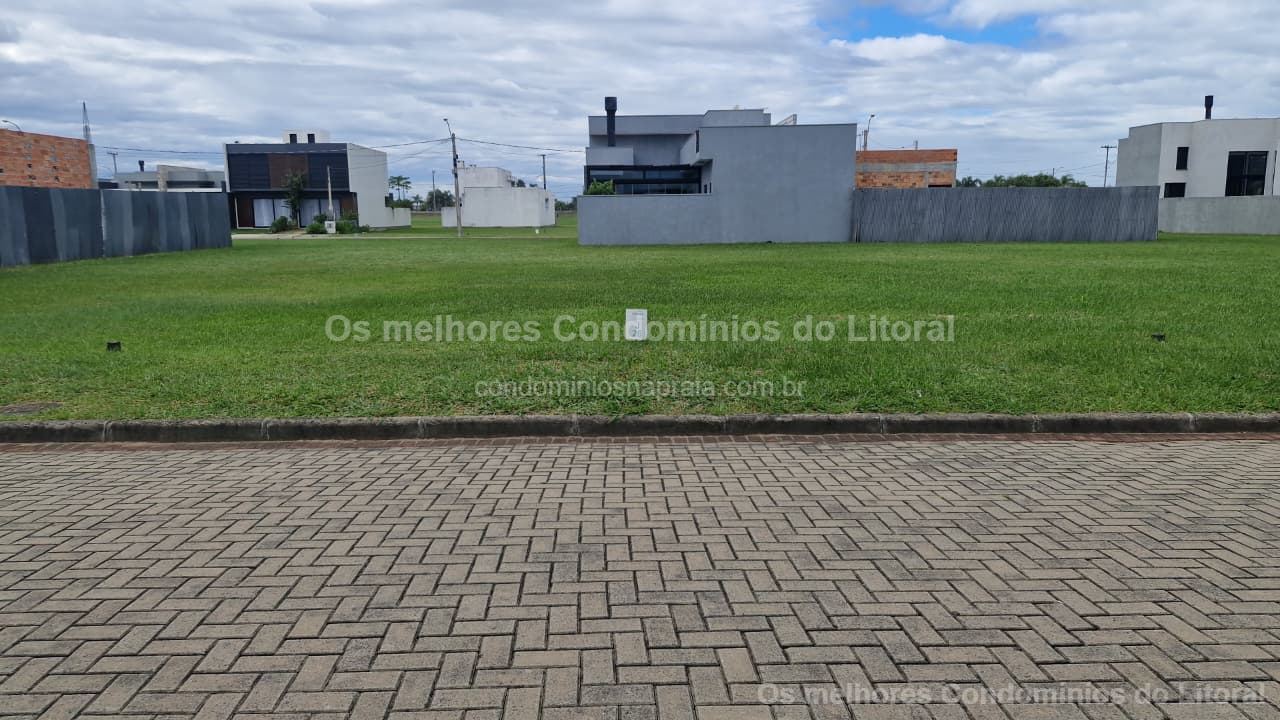 🌿 TERRENO À VENDA NO SANTORINI — XANGRI-LÁ | 240 M² — Xangri-lá