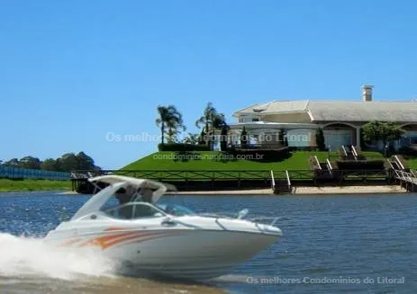 TERRENO BEIRA LAGOA À VENDA NO CONDOMÍNIO VELAS DA MARINA | 1.044,89 m² | CAPÃO DA CANOA — Capão da Canoa