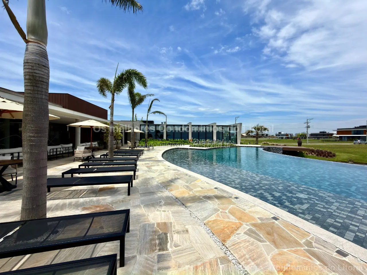 SUPER LOTE À VENDA NO CONDOMÍNIO AMARÉ | 857,55 m² | XANGRI-LÁ — Xangri-lá