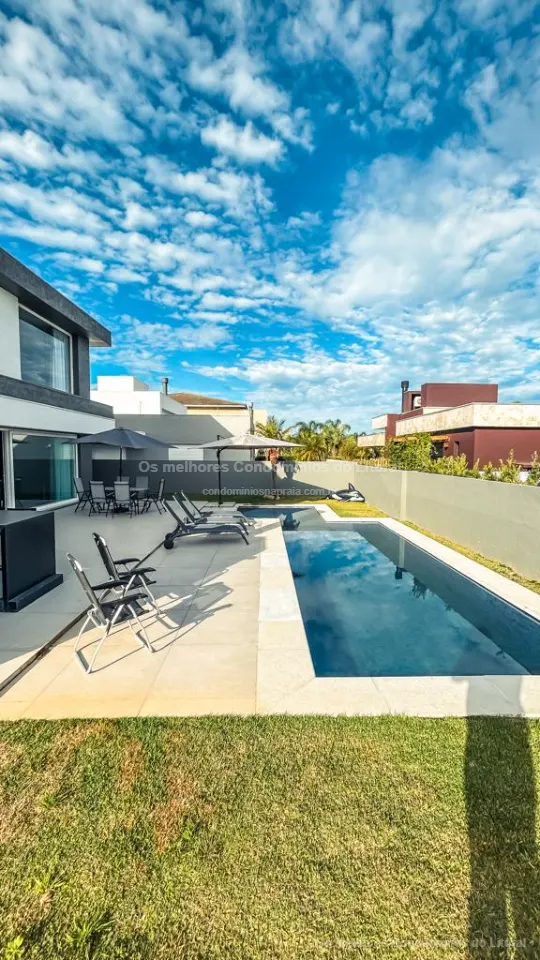 SOBRADO À VENDA NO CONDOMÍNIO QUINTAS DO LAGO | 5 SUÍTES | 270 m² | XANGRI-LÁ — Xangri-lá