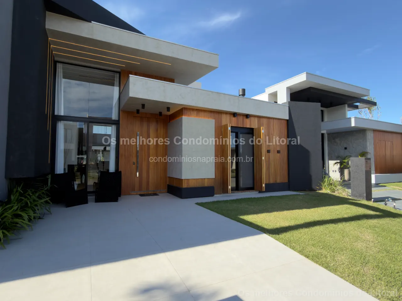 CASA À VENDA NO CONDOMÍNIO SUNSET | 4 SUÍTES | MOBILIADA | XANGRI-LÁ — Xangri-lá