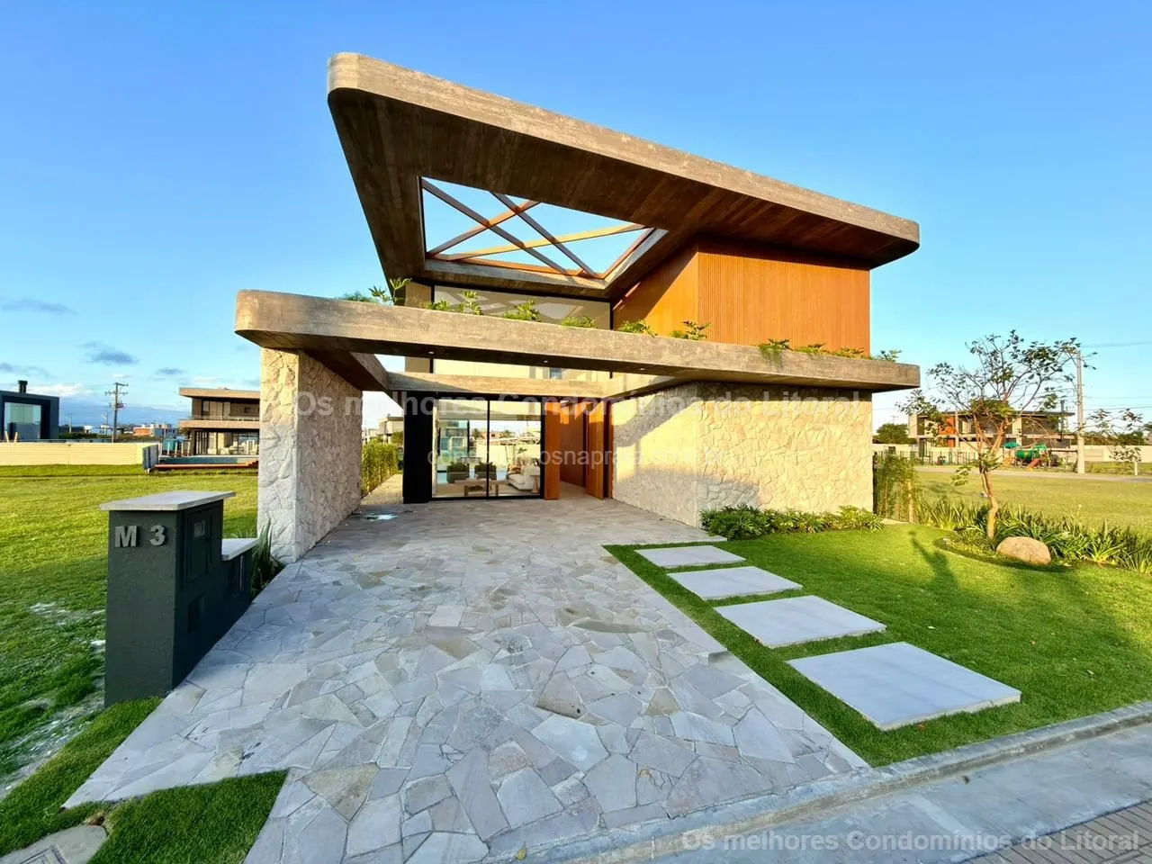 MANSÃO À VENDA NO CONDOMÍNIO AMARÉ HOME RESORT | 5 SUÍTES | 410 m² | XANGRI-LÁ — Xangri-lá